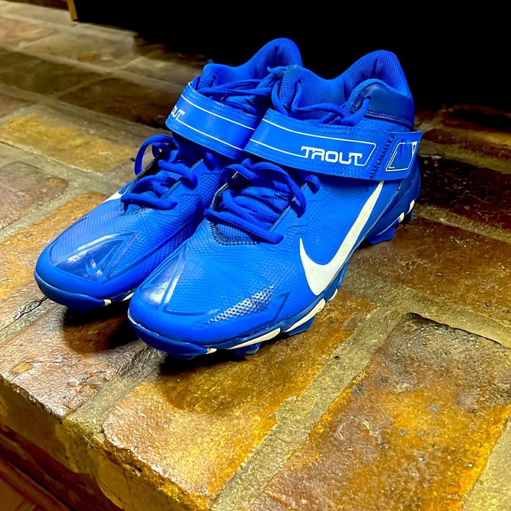 Nike Force Trout 8 Size 9 men’s